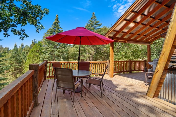Cabin Fever Mountain Getaway