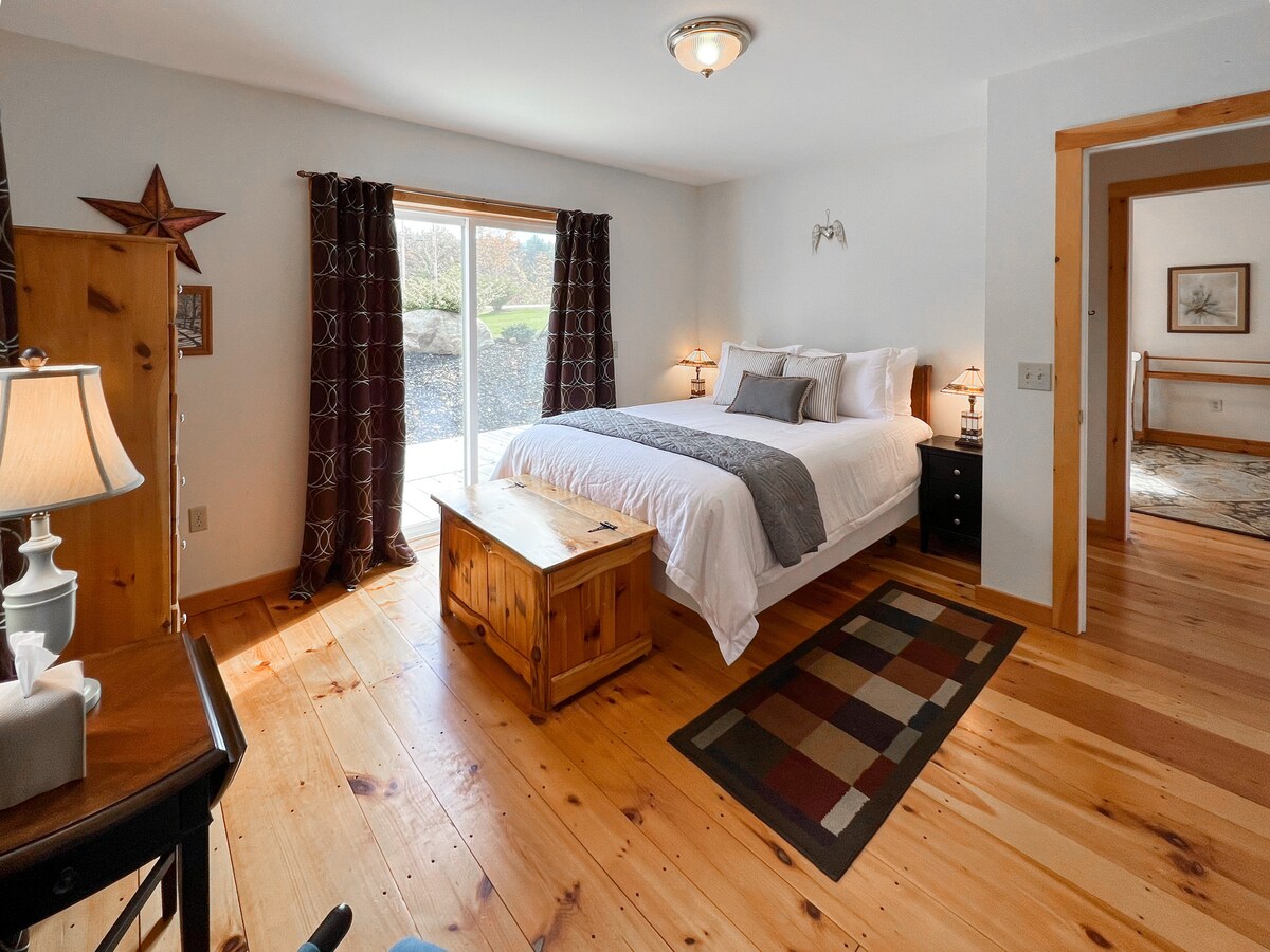 Deux lits Queen Size très confortables dans deux chambres identiques. Il y a beaucoup d'espace dans le placard.