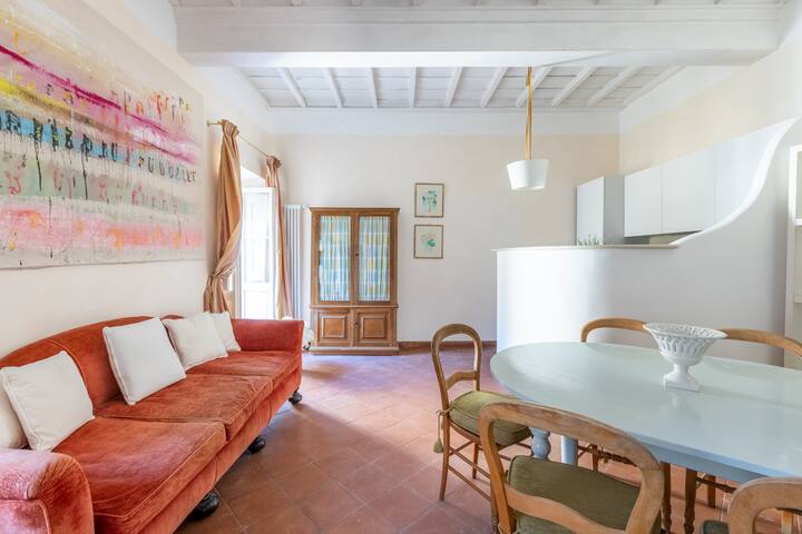 Colosseo bright apt. with balcony at Monti gallery image 3