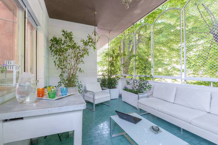 Hanini House Vatican area 4BR Terrace, Jetted tubs gallery image 5