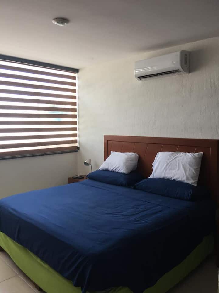 Recamara Principal con cama King Size y Aire Acondicionado totalmente equipada
