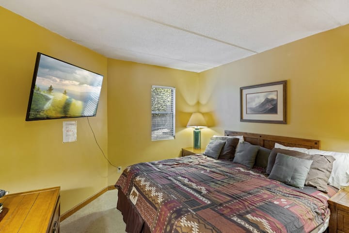 ¡Dormitorio de invitados con cama king también !