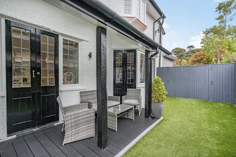 Contemporary 2 Double Bed Garden Apt