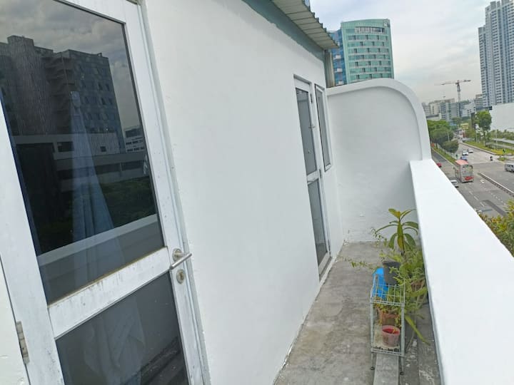 Prewar Balcony Room Attach Shower/wash Room - Singapore