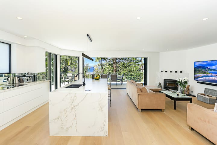 Balmoral Beach Luxury (new) 15% Price disc applied