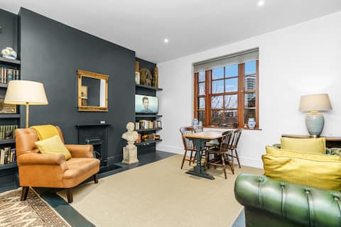 Popular Airbnb listing: Great Location! Tower Bridge 1888 Historic W/House in Southwark