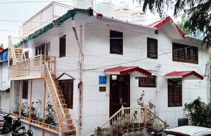 Luxury Wooden Villa Home Nainital (4 Bedroom 6 Bed