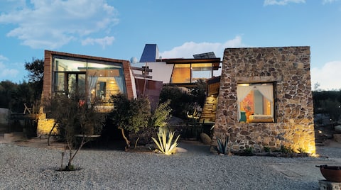 Spacious house, unique design and spectacular views