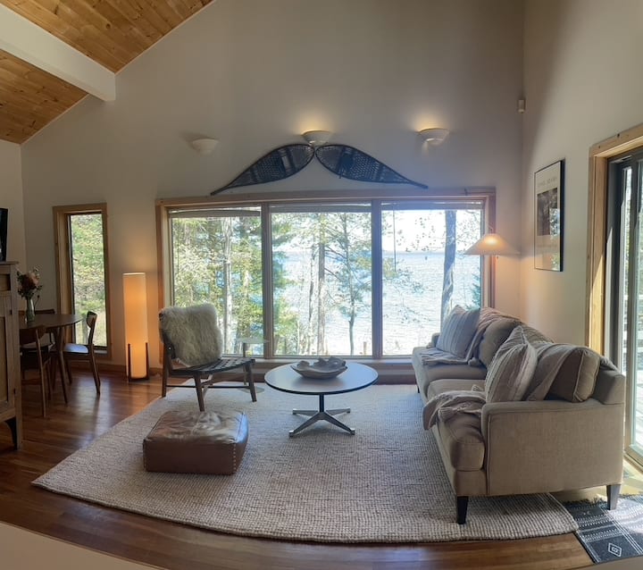 Random Point: Apartment Tree House - Marquette, MI