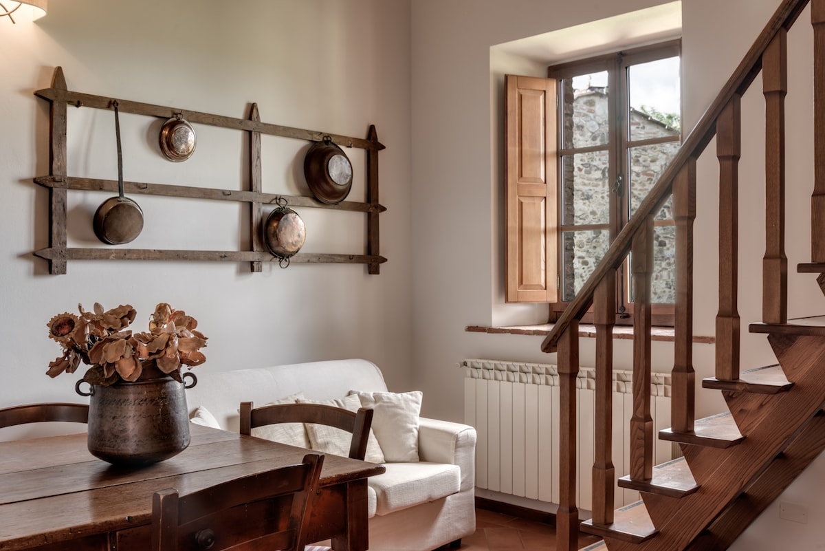 Successful Airbnb property: I Melograni del Chianti - Old kitchen apartment in Poggibonsi