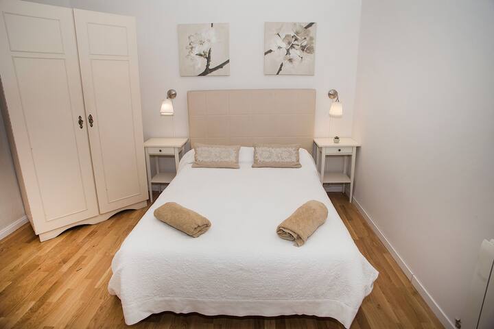 Spacious & Elegant flat, located right on the spot gallery image 5