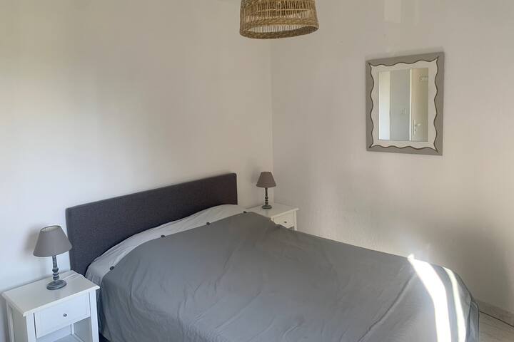 Spavaća soba 1 (bračni krevet)