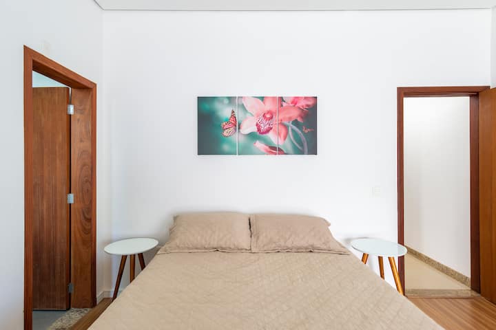 Apartmán 1 - manželská posteľ Queen a jednolôžko 