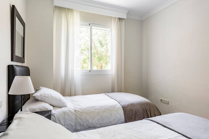 Dormitorio con 2 camas individuales de 90x200