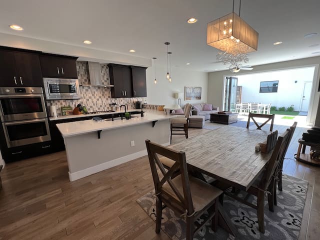 Lowell Living (NO Smoking!)