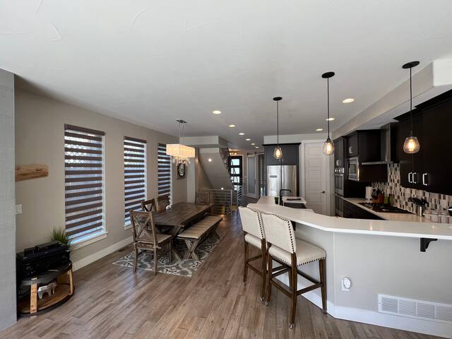 Lowell Living (NO Smoking!) gallery image 4