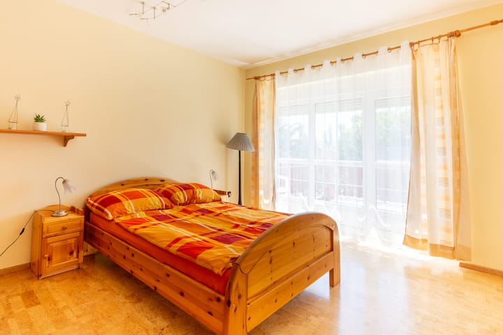 Ghorofa ya Chini - Chumba cha kulala cha Terrace