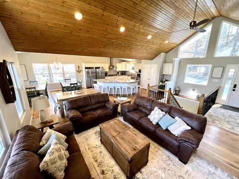 Lakefront Cabin-9 Bed/9 Bath-Southern Comfort II