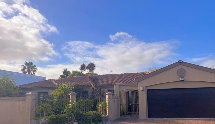 Perfect family home Blouberg gallery image 2