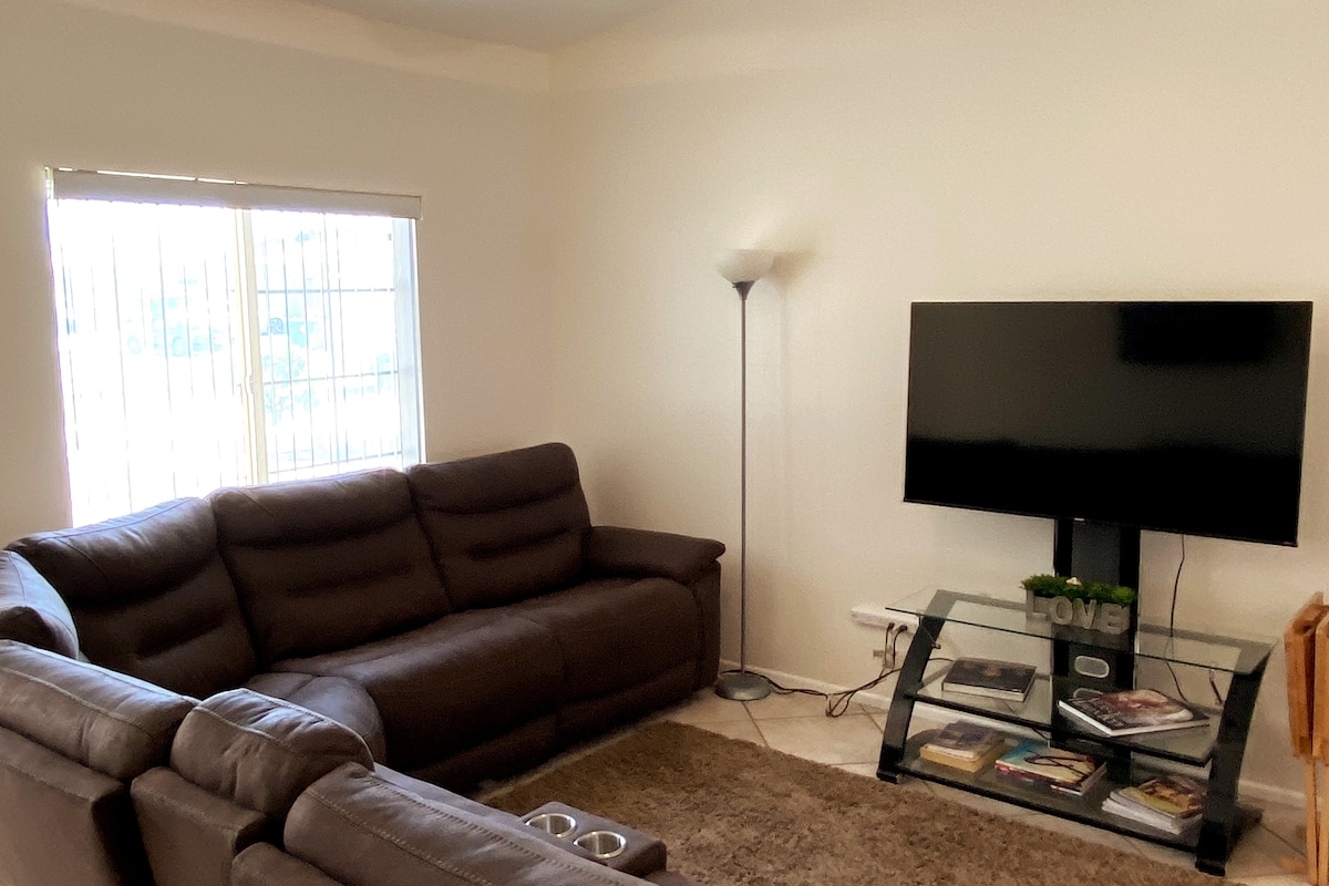 Salon 

55" TV 

Canapé inclinable