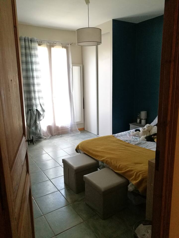 Chambre 2  Lit 140cm 