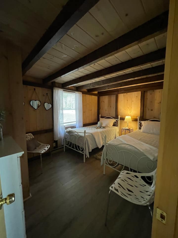 Izba s oddelenými posteľami na 1. poschodí