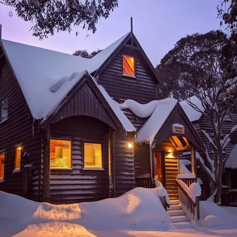 Echo Base - perfect lodge for 10 in Dinner Plain