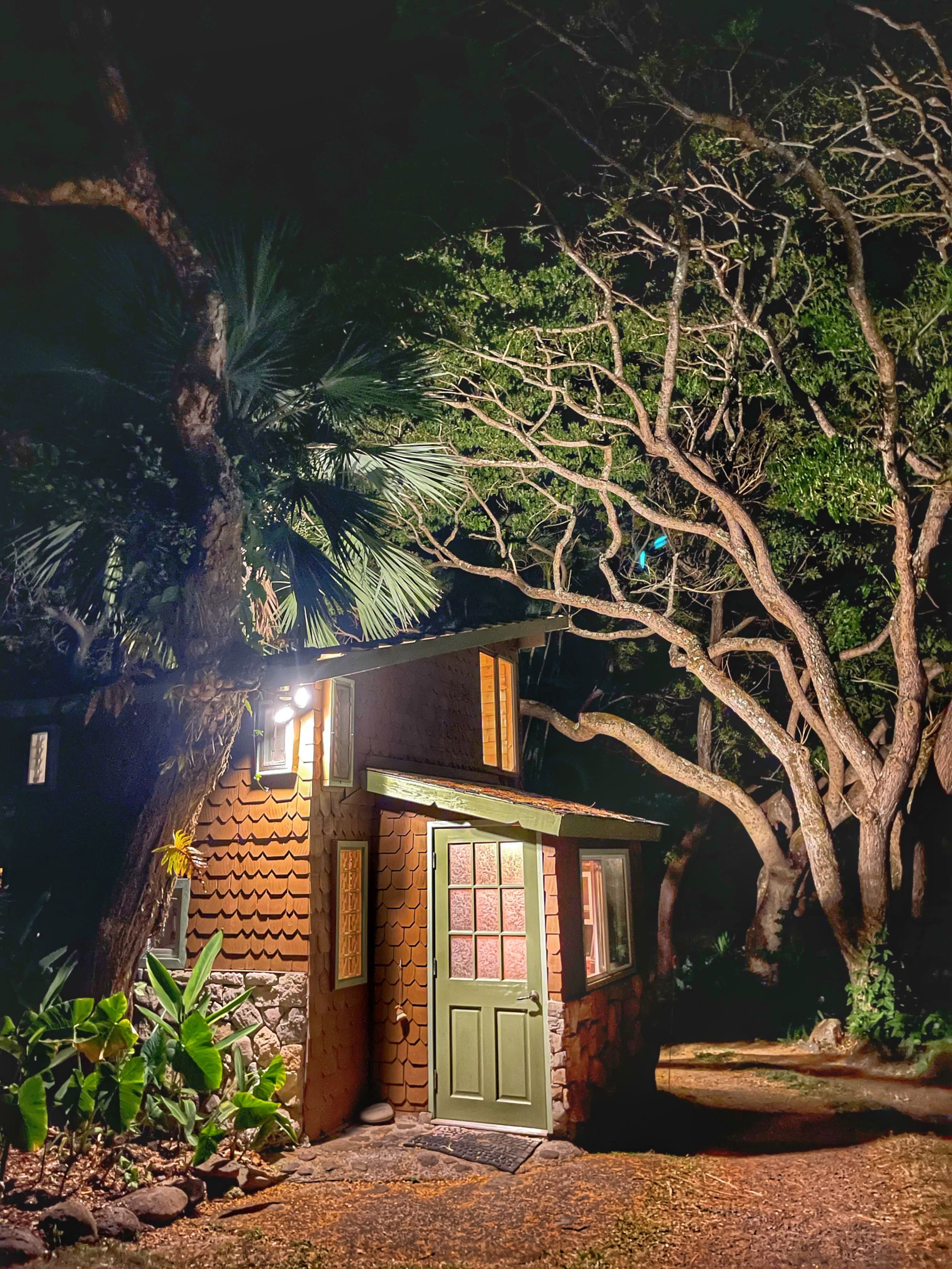 Adorable Gingerbread House Farm Stay, Makawao - Image 12