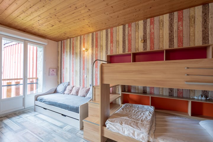 卧室4 ： 4张床90