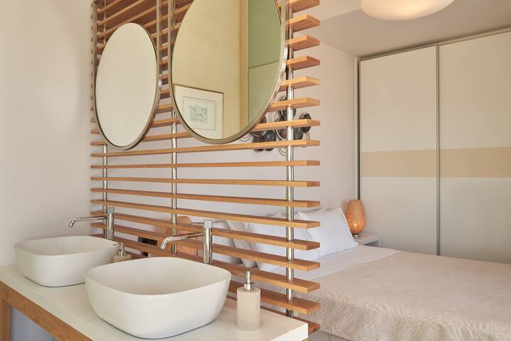 Amazing Sea Views at Villa White Pearl gallery image 5