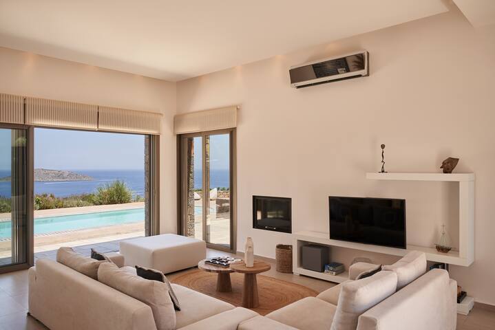 Amazing Sea Views at Villa White Pearl gallery image 3