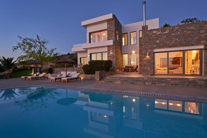 Amazing Sea Views at Villa White Pearl gallery image 2