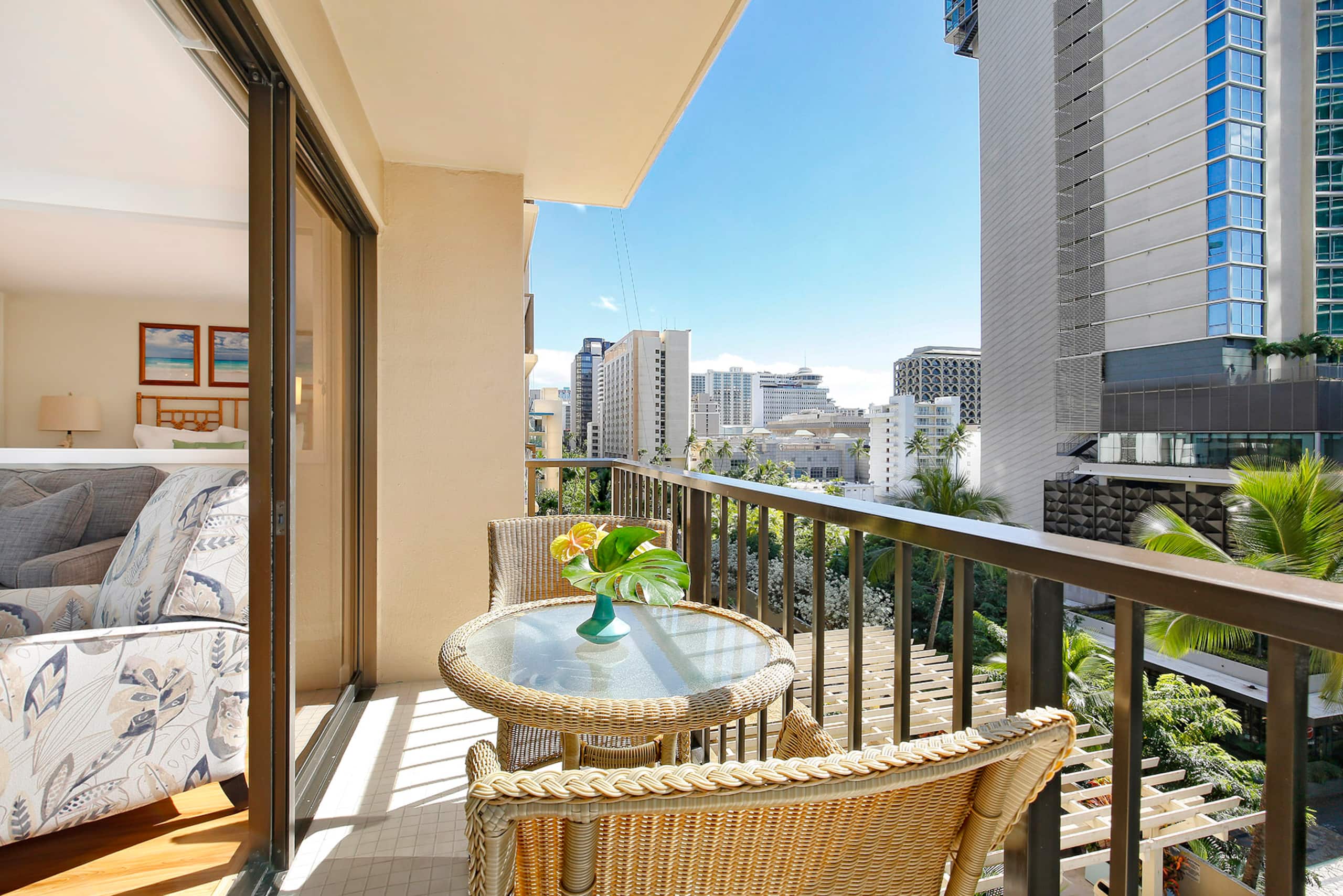 Condo in Honolulu · ★4.63 · 1 bedroom · 2 beds · 1 private bath - Image 18