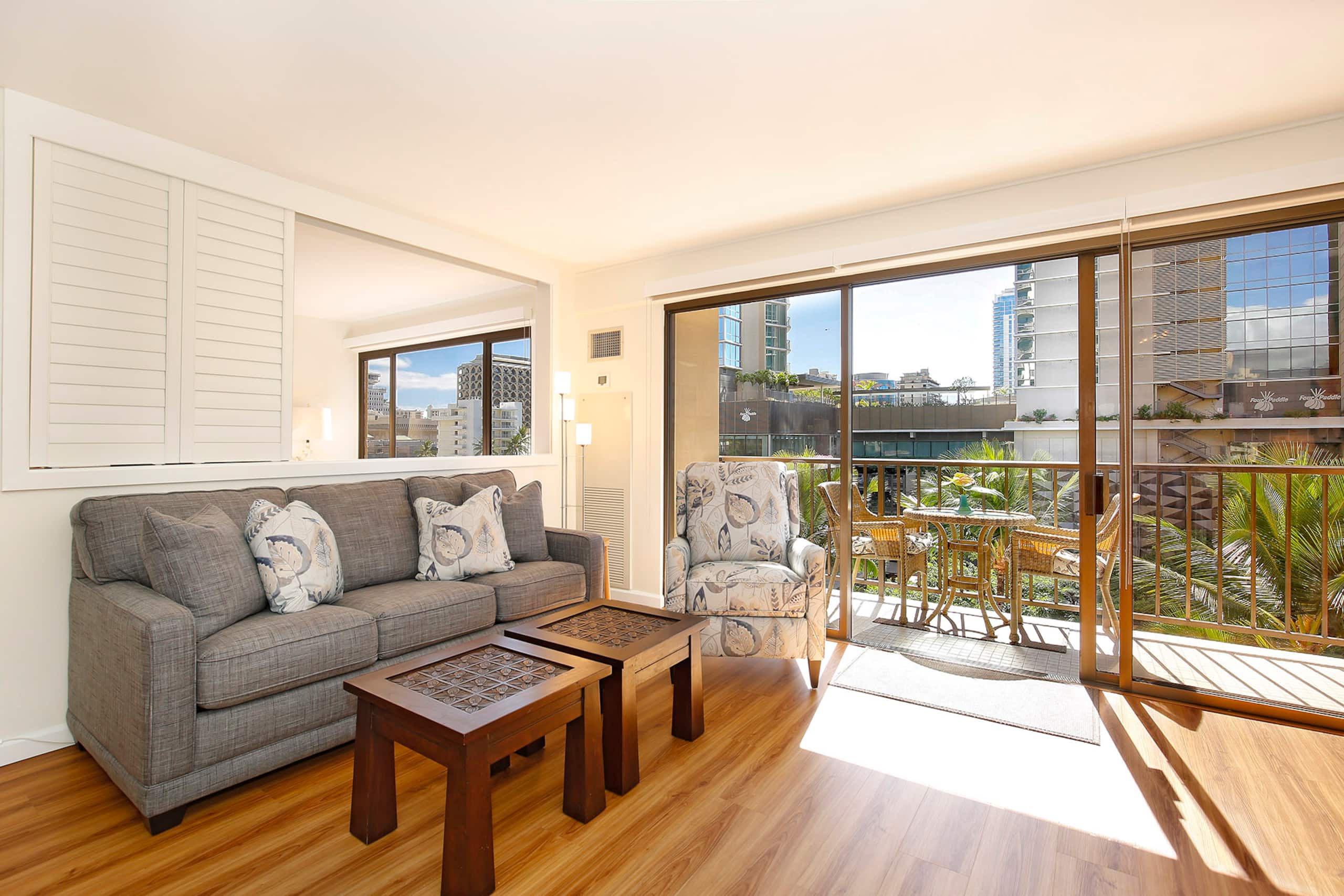 Condo in Honolulu · ★4.63 · 1 bedroom · 2 beds · 1 private bath - Image 2