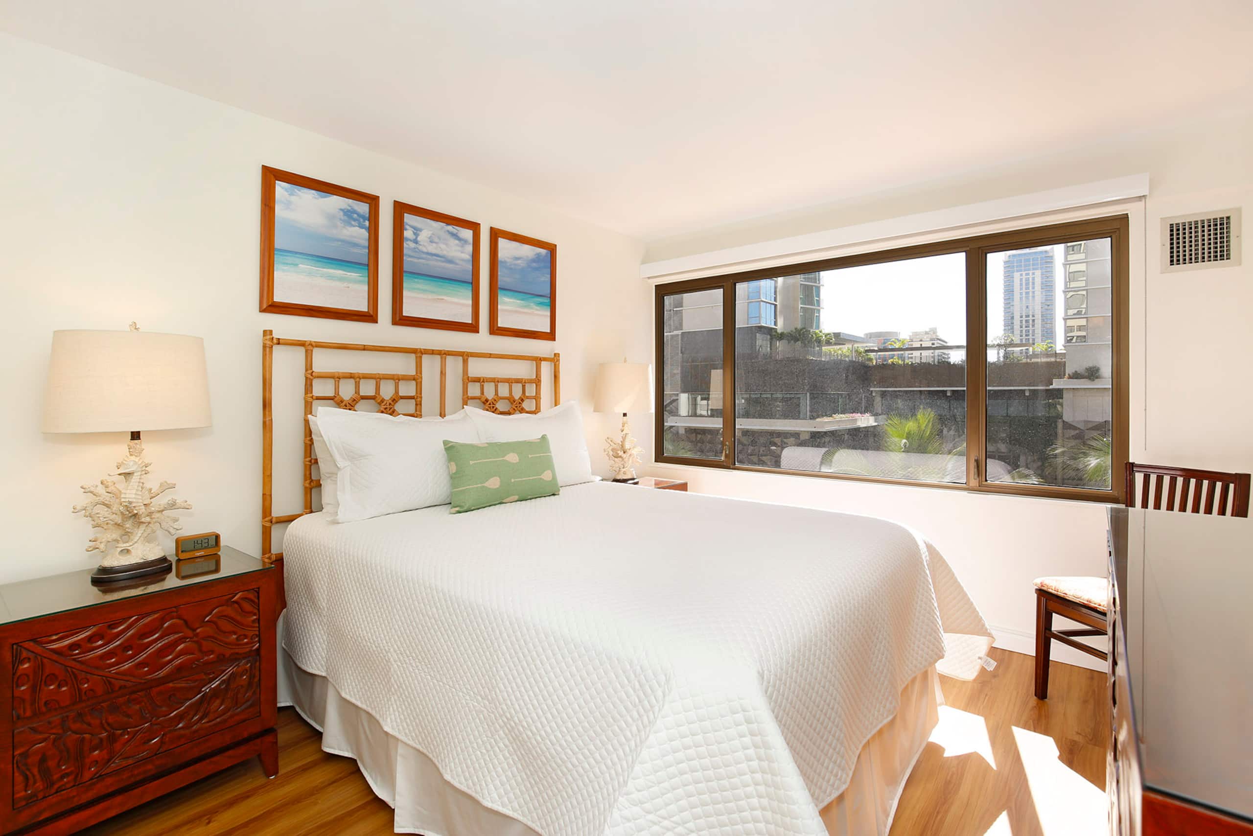 Condo in Honolulu · ★4.63 · 1 bedroom · 2 beds · 1 private bath - Image 12