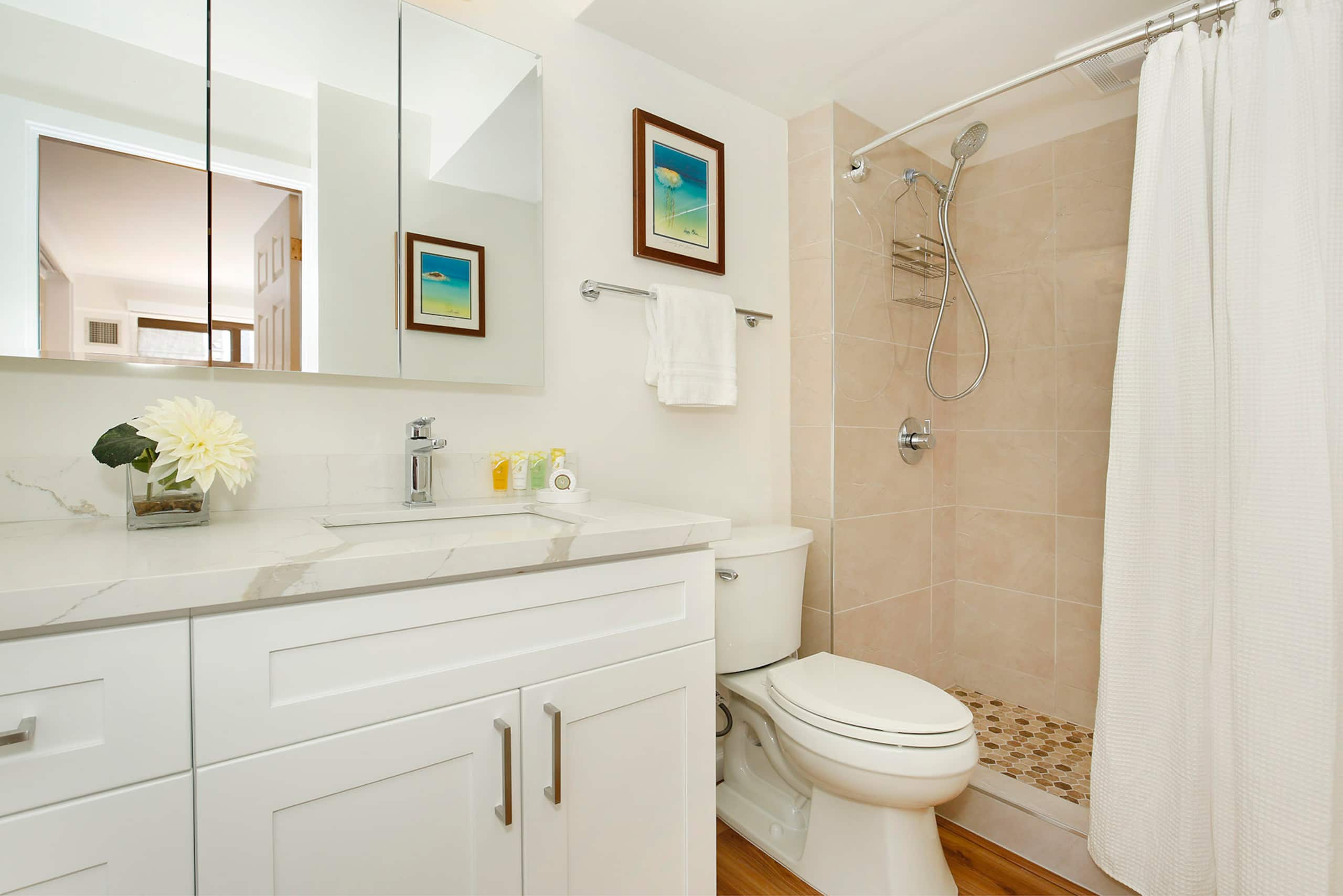 Condo in Honolulu · ★4.63 · 1 bedroom · 2 beds · 1 private bath - Image 15