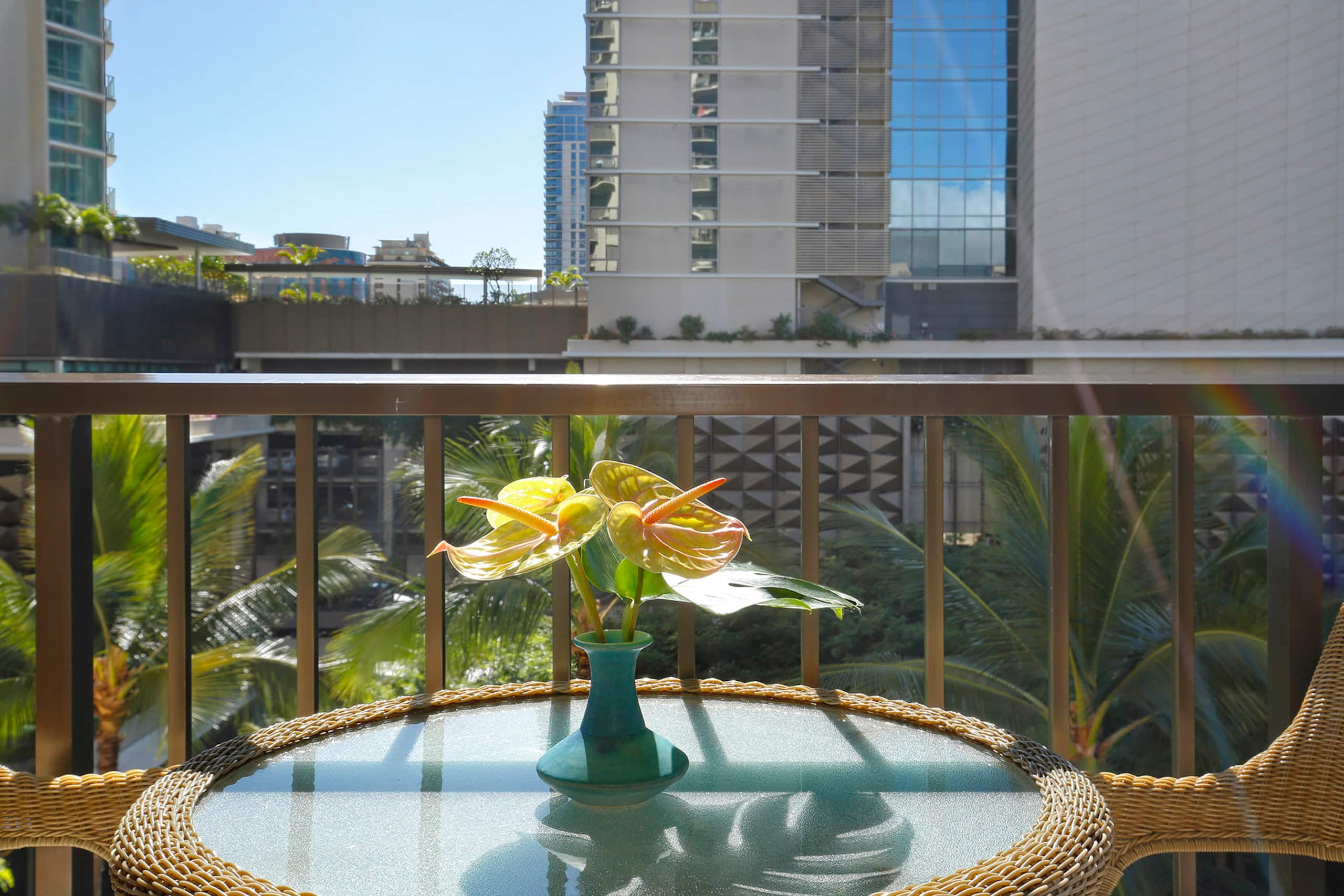 Condo in Honolulu · ★4.63 · 1 bedroom · 2 beds · 1 private bath - Image 17