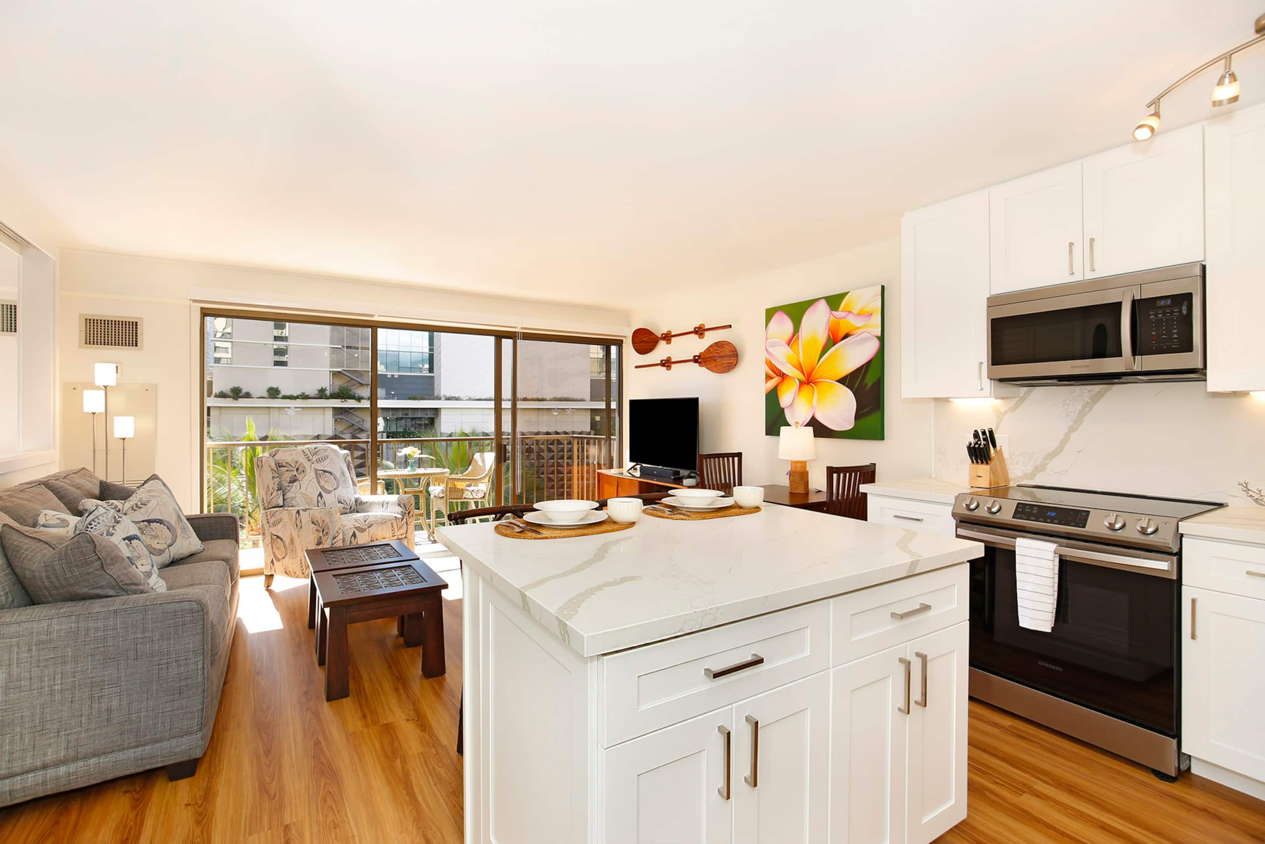 Condo in Honolulu · ★4.63 · 1 bedroom · 2 beds · 1 private bath - Image 5