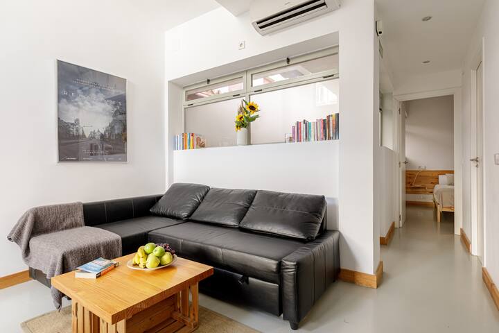 Sunny Design Apartment in La Latina/Plaza Mayor gallery image 2