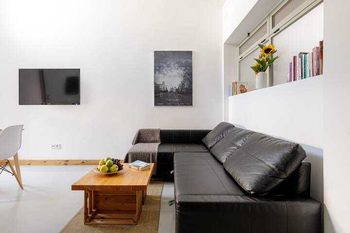 Sunny Design Apartment in La Latina/Plaza Mayor gallery image 5