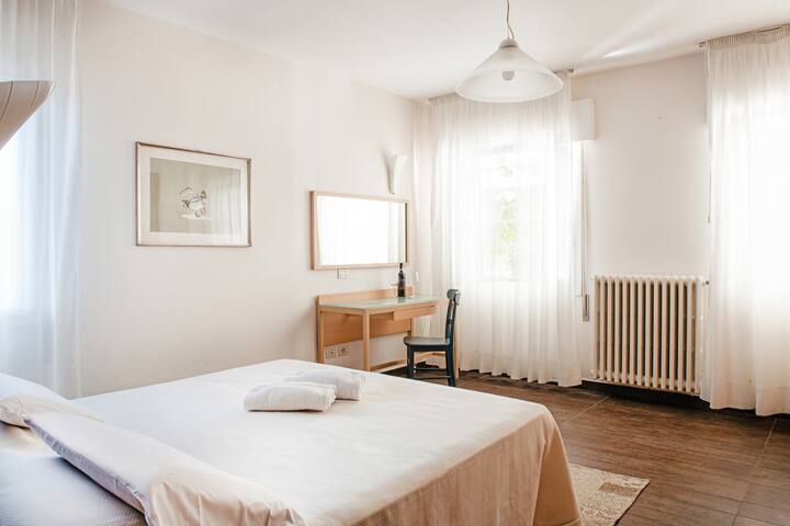 Ca 'Tramonte 110m bedroom