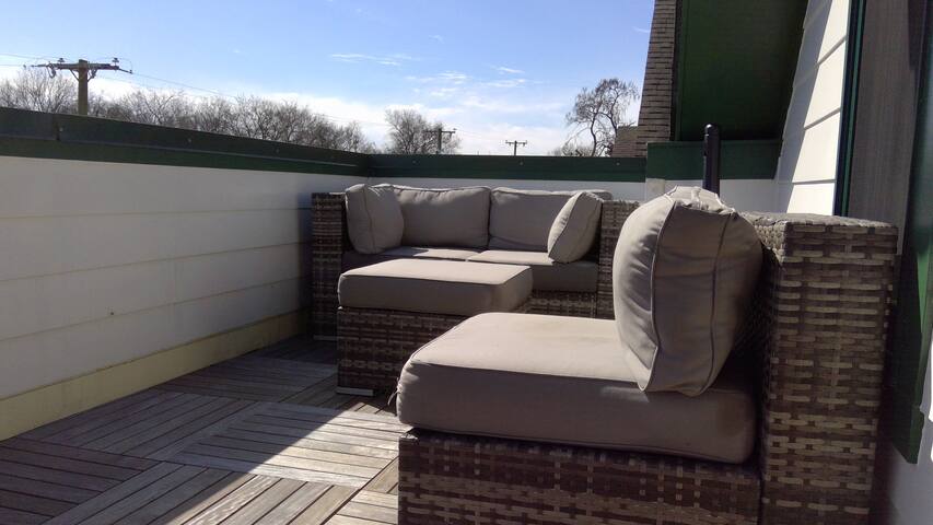 Sleeps 8, 4 King Suites/4.5 Baths, 5 min Downtown! gallery image 4