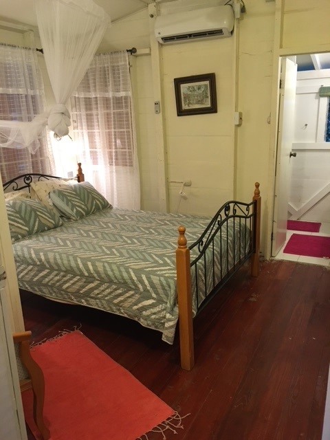 חדר שינה שני עם חדר רחצה צמוד