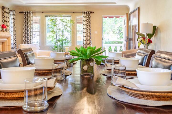 Amazing Location Privately Gated Home Close to Everything gallery image 4