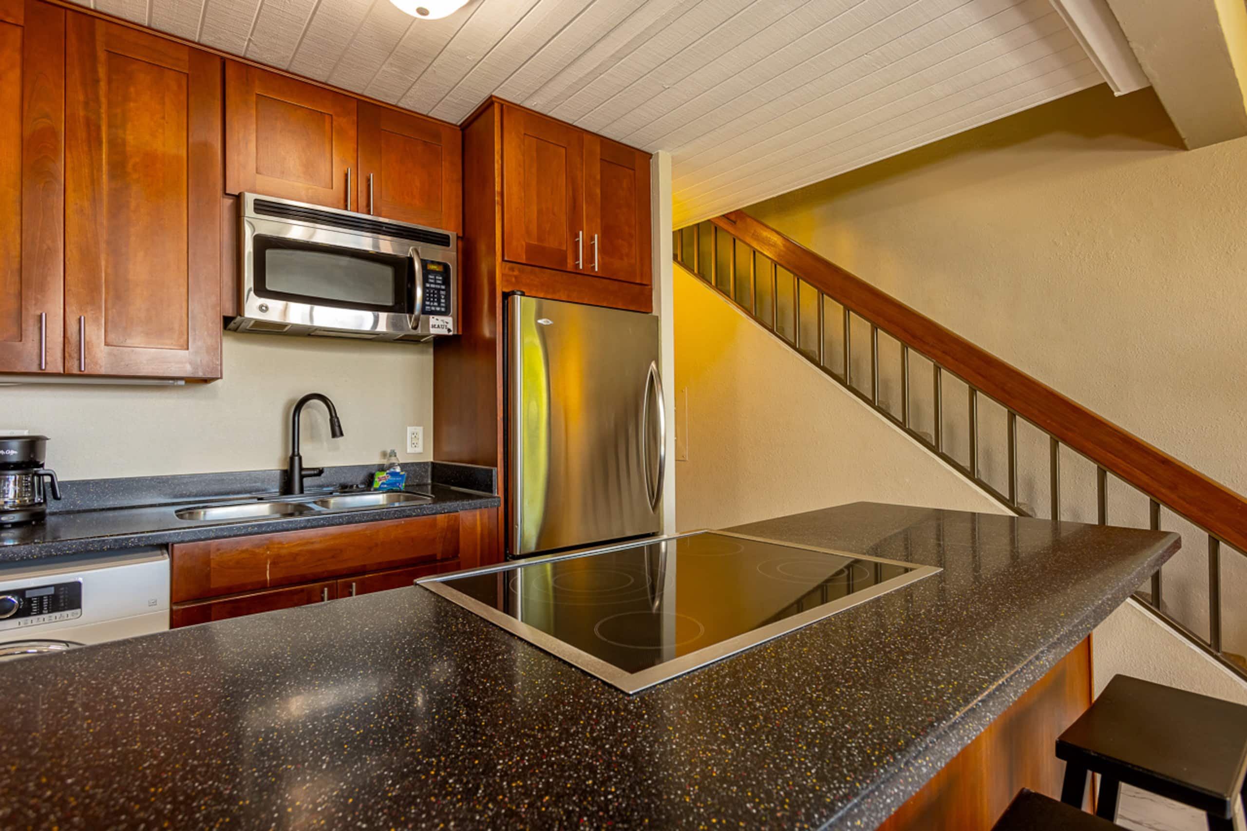 Ocean View, 1 minute walk to the beach 2BR/2BA - Image 7