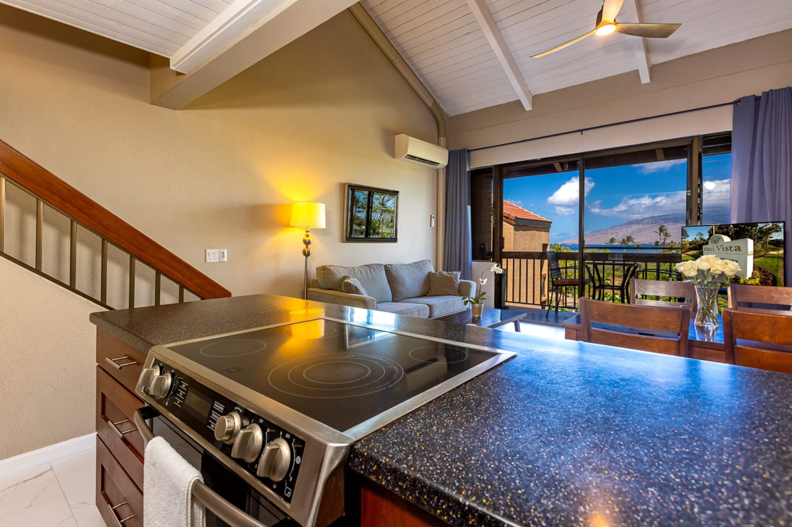 Ocean View, 1 minute walk to the beach 2BR/2BA - Image 4