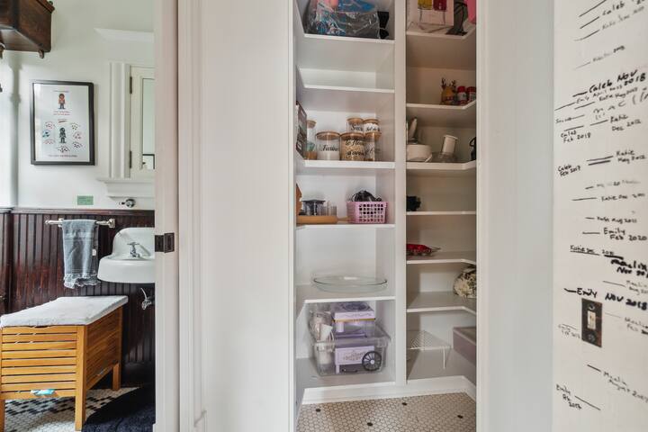 Central District Gem gallery image 4