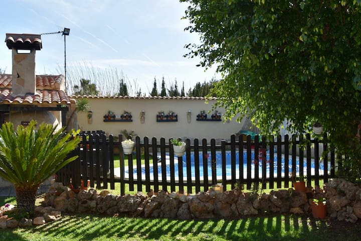 Entire home with 4 bedrooms in Serra Calderona - Villa Casa Tambor