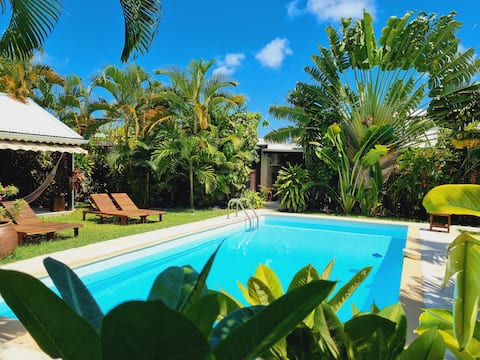 Lynoz: T3/4-6pers. pool, 10 min from the beach