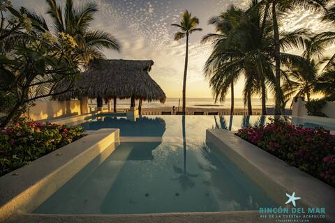 Two villas, beachfront, chef, 58 people
